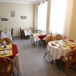 Savoy جوان ليه باه