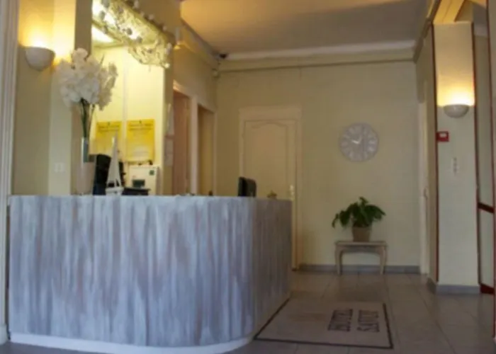 Savoy 2* Juan-les-Pins