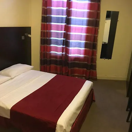 Savoy Hotel 2*